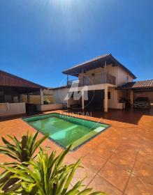 26 - Piscina