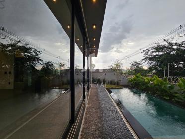 8 - Piscina