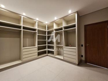 24 - Closet