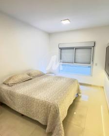 25 - Suite