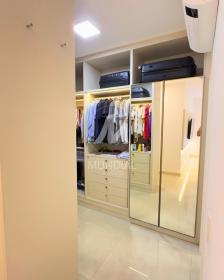 27 - Closet