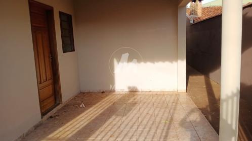 2 - Garagem/estacionamento