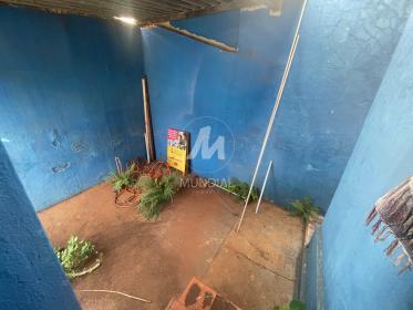 13 - Quintal/corredores