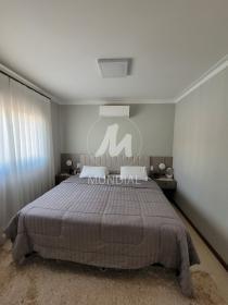 12 - Suite