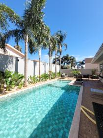27 - Piscina