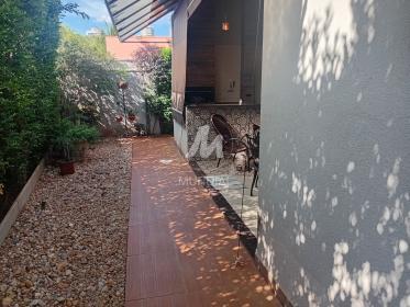 23 - Quintal/corredores