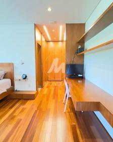 27 - Suite