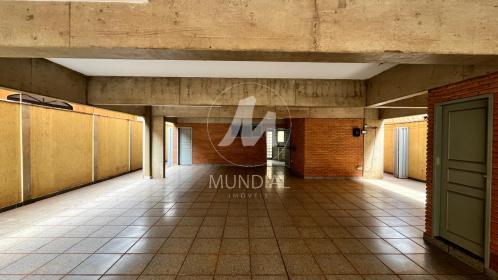 2 - Garagem/estacionamento