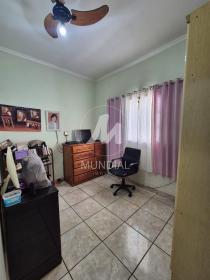 11 - Dormitorio