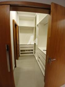20 - Closet