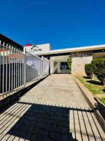 1 - Garagem/estacionamento
