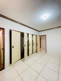 18 - Suite