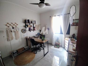 12 - Dormitorio