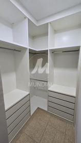 15 - Closet