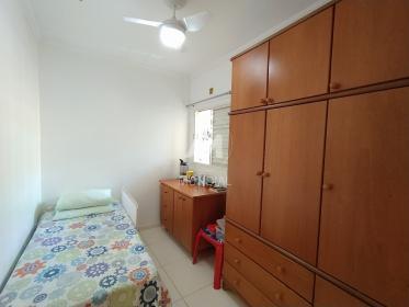 12 - Dormitorio