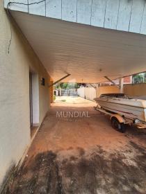 22 - Garagem/estacionamento