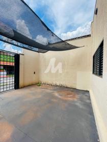 2 - Garagem/estacionamento