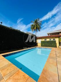 35 - Piscina