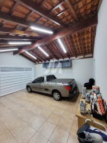 15 - Garagem/estacionamento