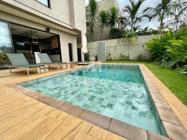 4 - Piscina