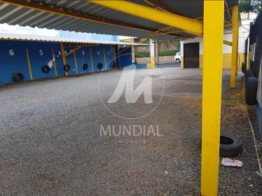 4 - Garagem/estacionamento
