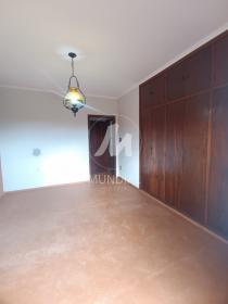 12 - Dormitorio