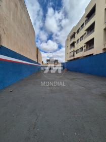 2 - Garagem/estacionamento