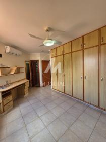 18 - Suite