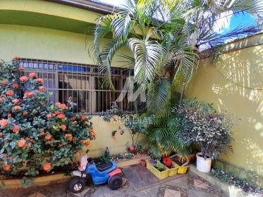 11 - Garagem/estacionamento