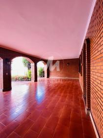 3 - Garagem/estacionamento