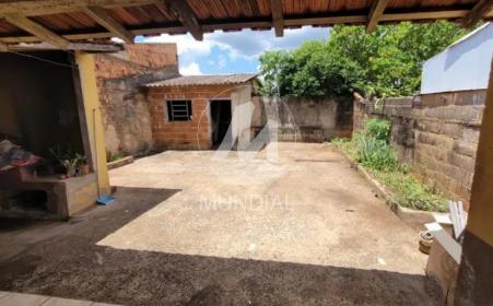11 - Quintal/corredores