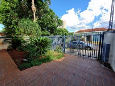 1 - Garagem/estacionamento