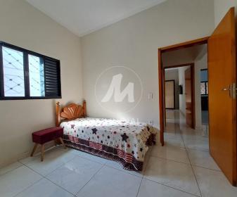 11 - Dormitorio