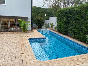 8 - Piscina