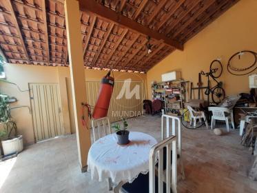 18 - Garagem/estacionamento