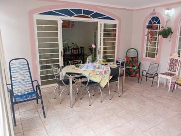 26 - Garagem/estacionamento
