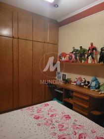 18 - Dormitorio