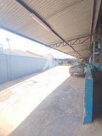 15 - Garagem/estacionamento