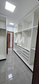 22 - Closet