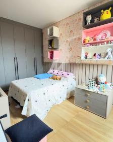 25 - Suite