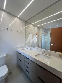 12 - Suite