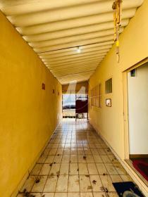 2 - Garagem/estacionamento