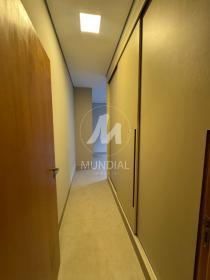 12 - Closet