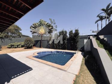 23 - Piscina