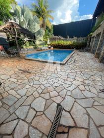 18 - Piscina