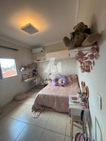 20 - Dormitorio