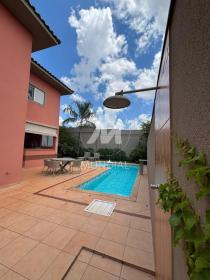 26 - Piscina