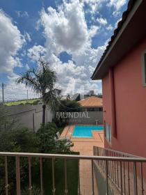 25 - Piscina
