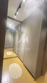 12 - Closet