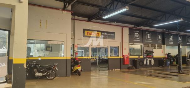 8 - Garagem/estacionamento
